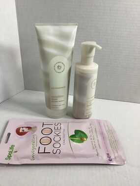 Bath & Body Works Milk Fragranced Sensitive Skin Lotion Trio- Cream/White inc